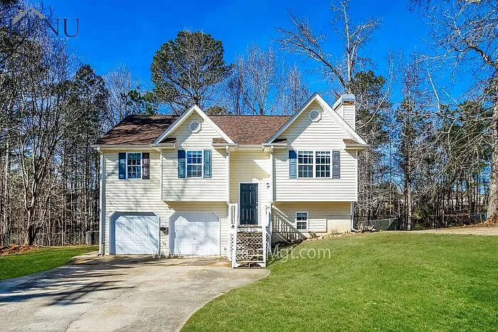 319 Fairview Dr photo 1