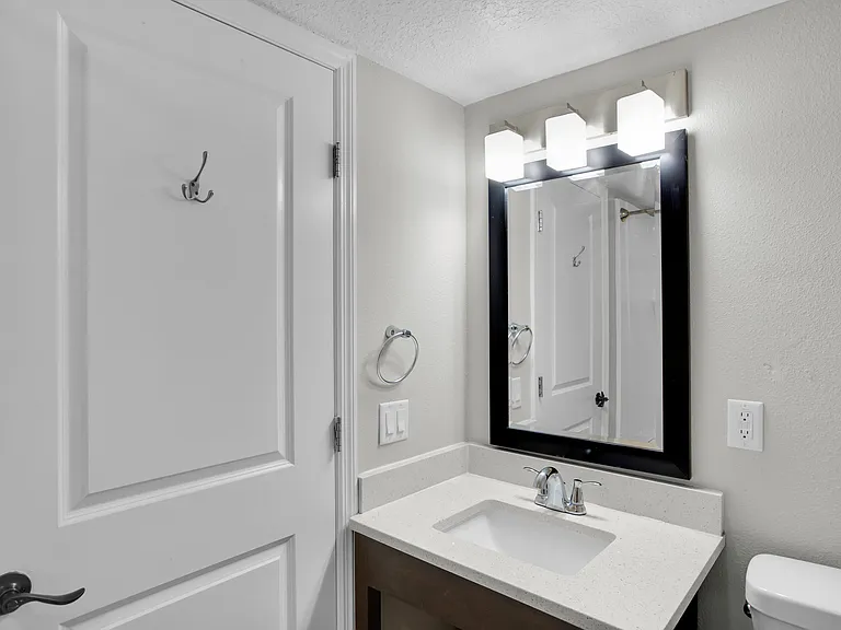 7430 Brooklyn Dr #202 — Photo 9