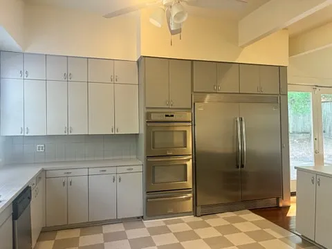 3 bed, 2.5 bath, 3687 sqft, $2,850 — Photo 3