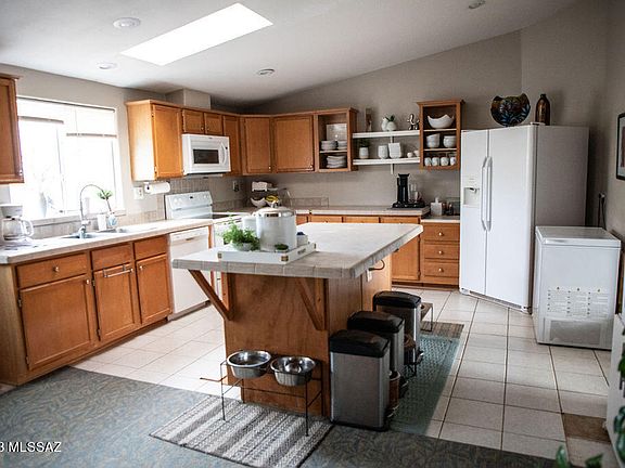 2nd image of 17780 W Lickskillet Ln