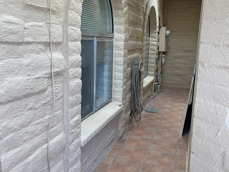 Exterior breezeway