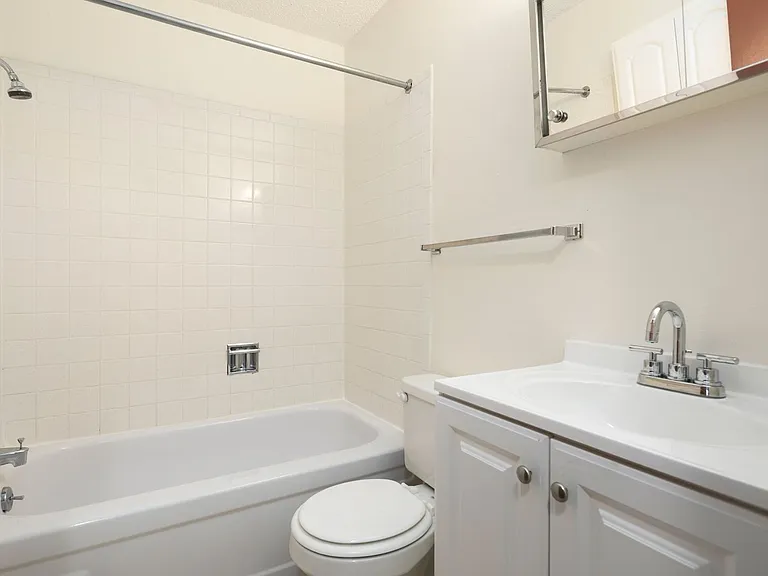 Colton Heights Apartments — Photo 35