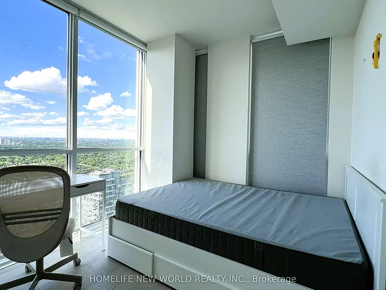1 Yorkville Ave #4608 — Photo 5