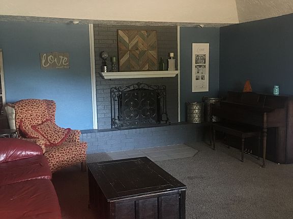 3rd image of 1612 Evergreen St