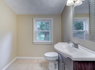 107 Essex St, Beverly, MA 01915