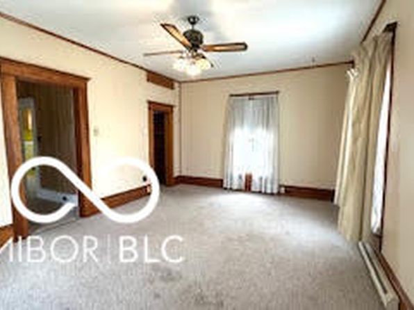 822 Main St, Hope, IN 47246