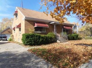 690 Wood St, Aurora, IL 60505