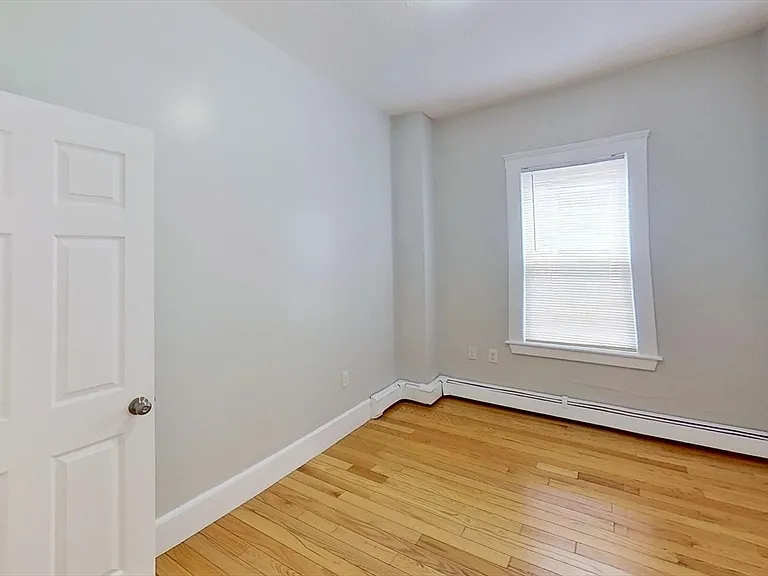 192 Adams St #3 — Photo 8