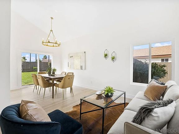 4th image of 4553 Calle Del Palo