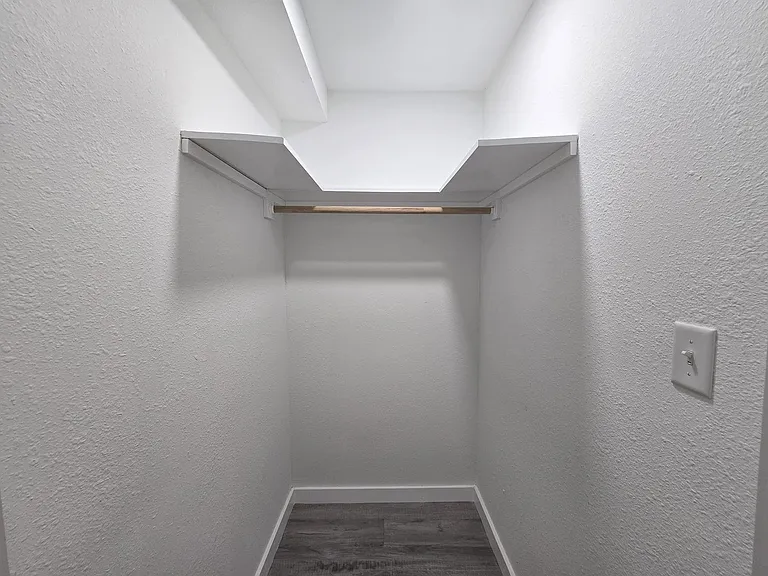 202 Marston Ave — Photo 18