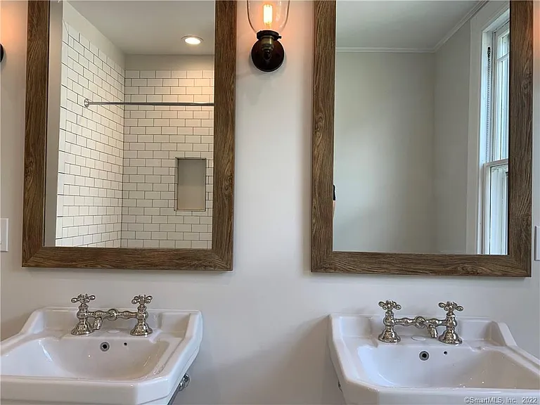 4 Morgan Ave — Photo 28