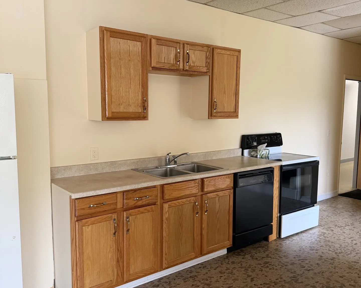1 bed, 700 sqft, $1,300 — Photo 3