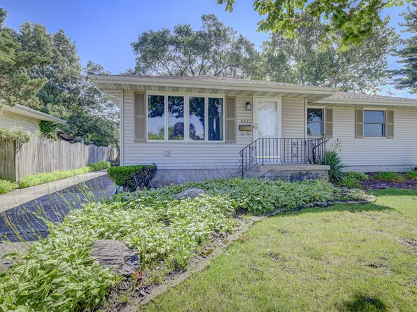 8421 Delaware Pl, Highland, IN 46322