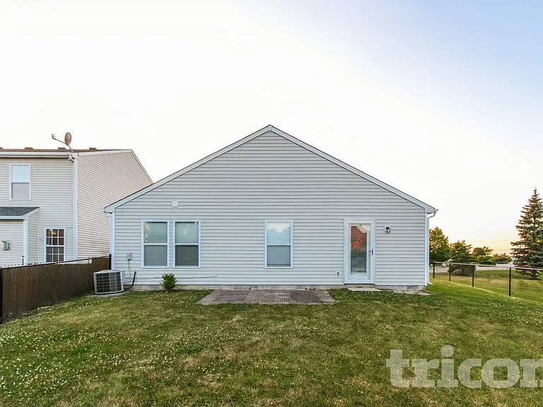 1615 Blue Grass Pkwy — Photo 12