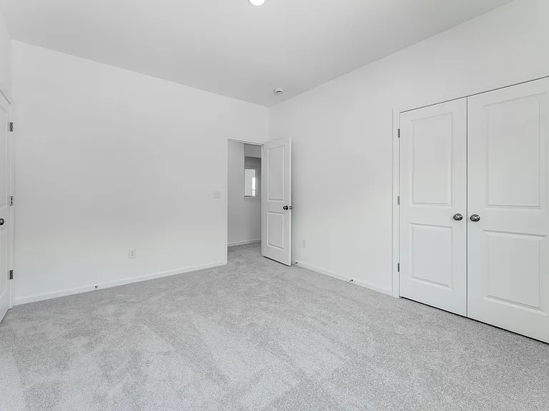 136 Glenn Dr — Photo 27