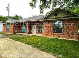 404 S Clay St #B, Ennis, TX 75119