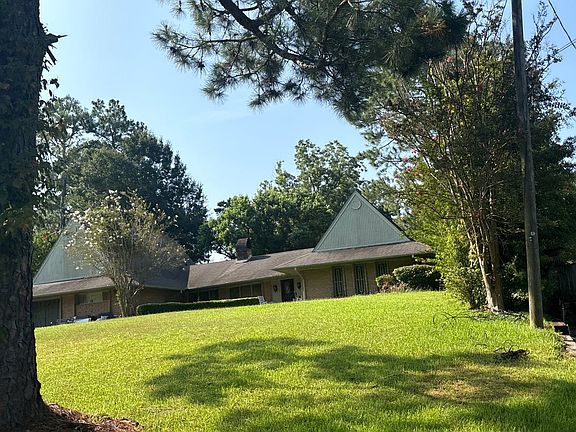 2nd image of 708 Dunton Rd