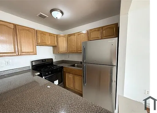 793 Jennings St #3 — Photo 11