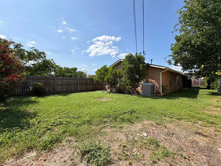 7103 Twin Crest Dr — Photo 30