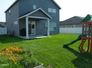 2206 Porter Loop, Yakima, WA 98901