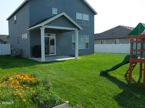 2206 Porter Loop, Yakima, WA 98901