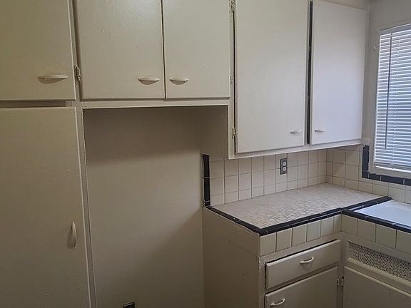 5th image of 11550 La Salle Blvd APT 4