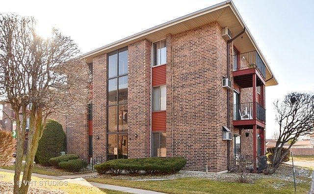 1st image of 15800 Terrace Dr