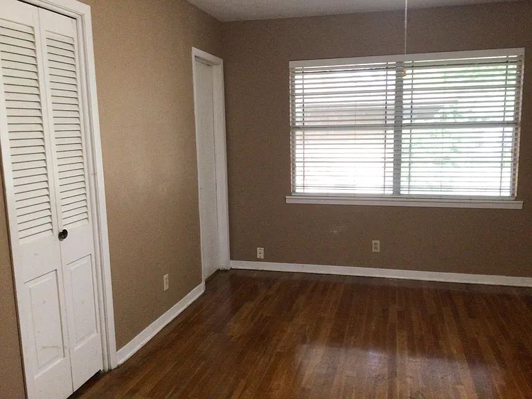 805 Schallert Dr — Photo 10
