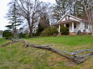 458 Morgan Rd, Candler, NC 28715