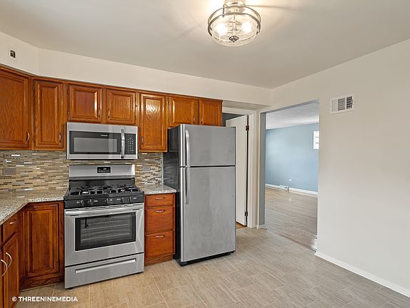 4th image of 4041 Denley Ave