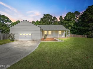 107 Evergreen Dr, Hubert, NC 28539