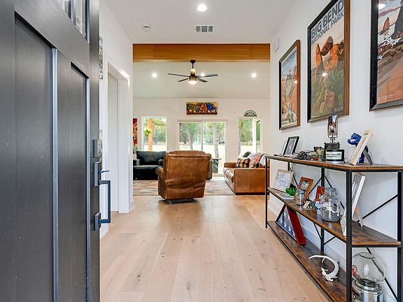 4th image of 200 Rust Ranch Rd