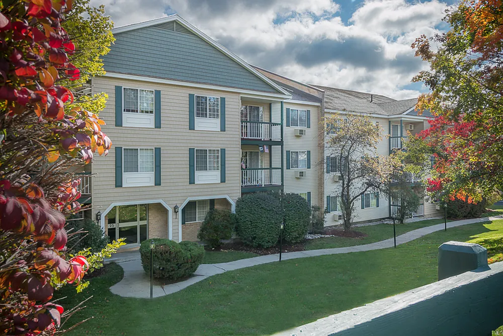 Greenview Village Apartments — Photo 2