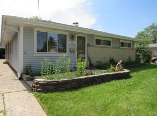 552 S Clarendon Ave, Addison, IL 60101