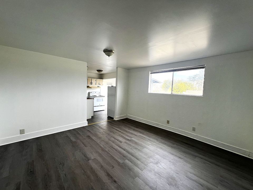 1st image of 93677 Newport Ave