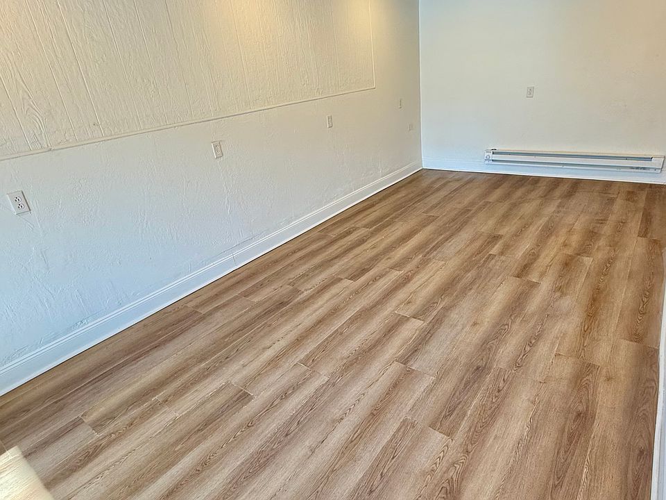 2nd image of 527 Broad Ave #525