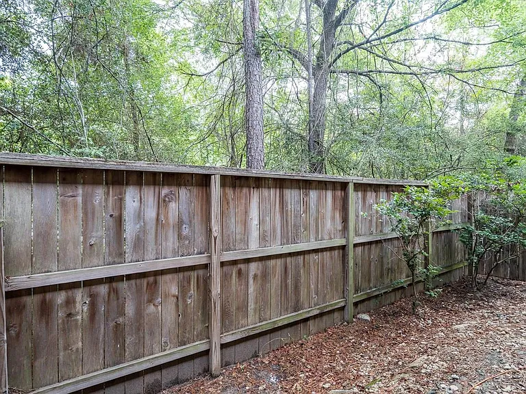 207 N Burberry Park Cir — Photo 22