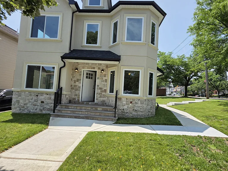 McKee Ave — Photo 1
