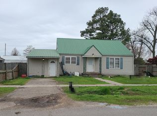 302 White Row Ave, Gideon, MO 63848
