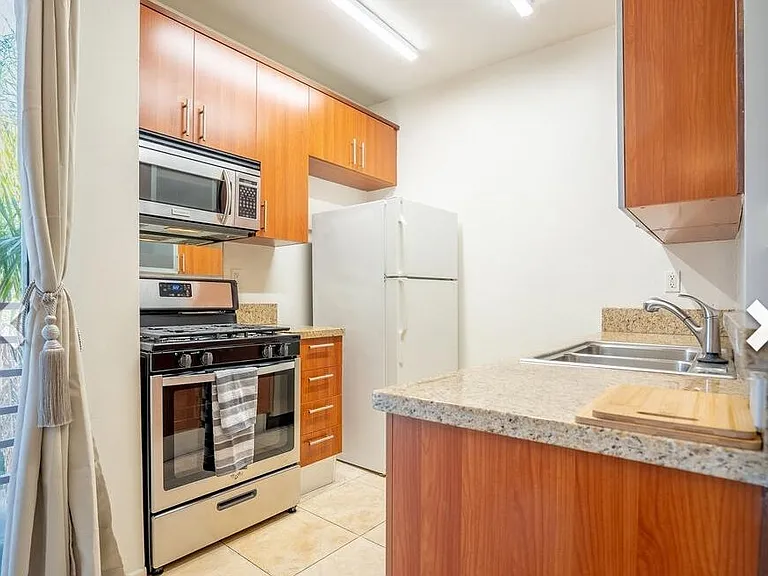 620 S Gramercy Pl #307 — Photo 5