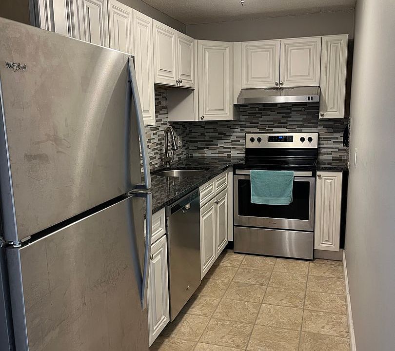 1st image of 1 Pembroke Dr