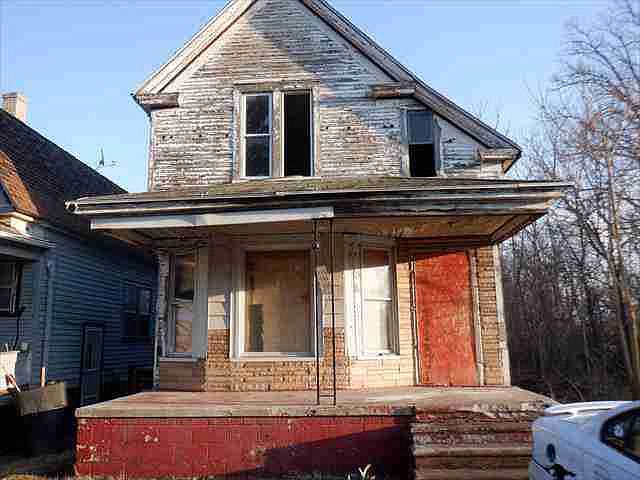 9372 Emmons