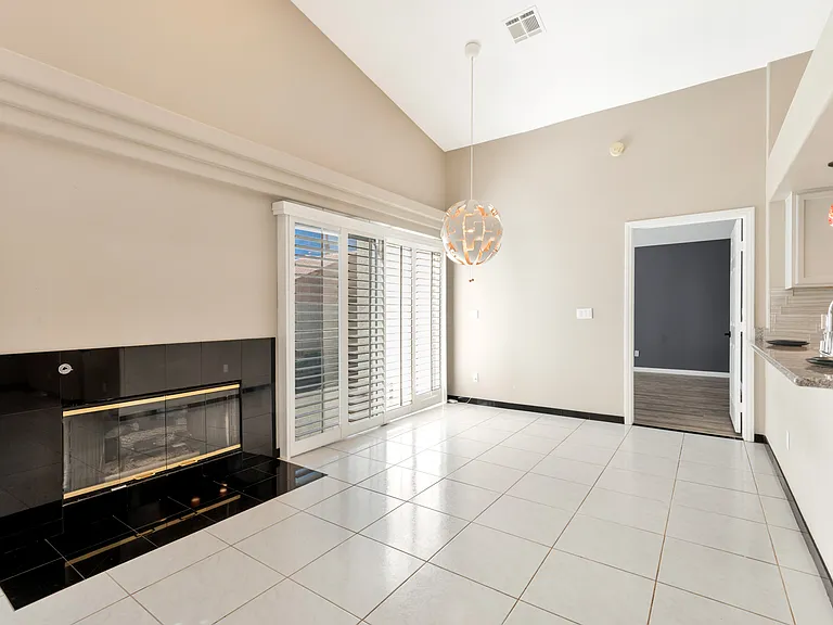 5049 Forest Oaks Dr — Photo 16