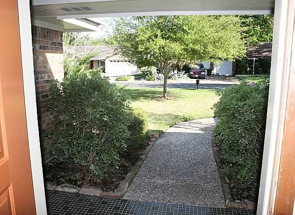 3rd image of 2703 Red Hill Dr
