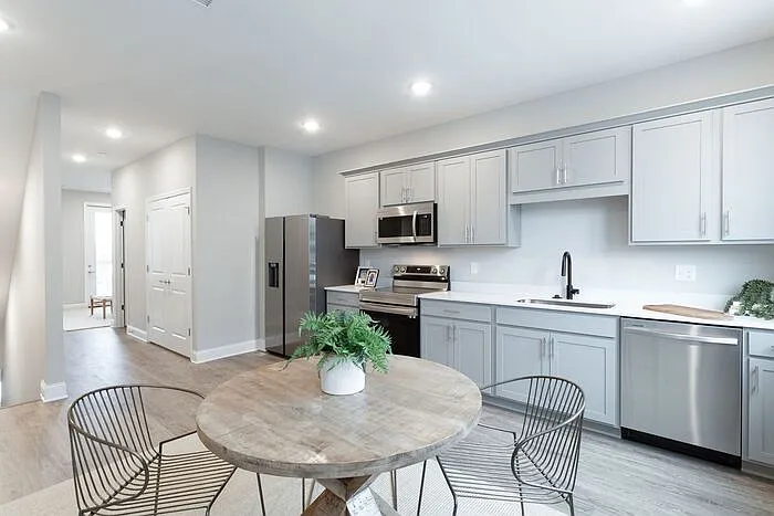 2 bed, 2.5 bath, 1340 sqft, $1,695 — Photo 1