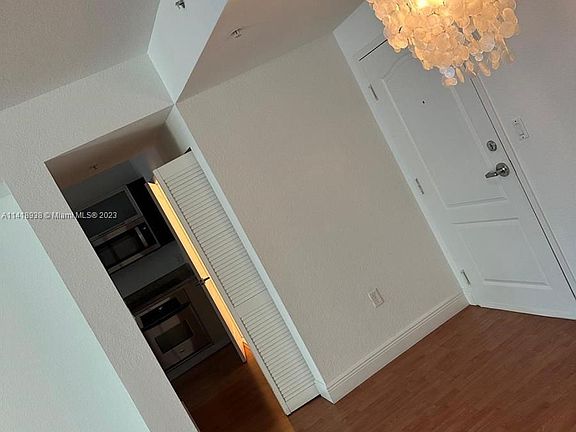 5th image of 500 NE 29th St #903
