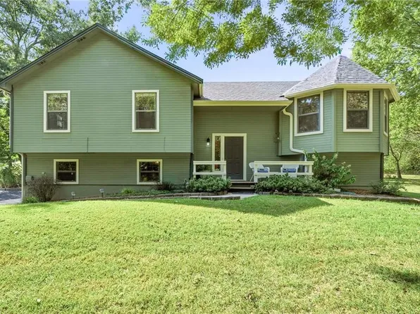 21820 S Martha Rd, Peculiar, MO 64078
