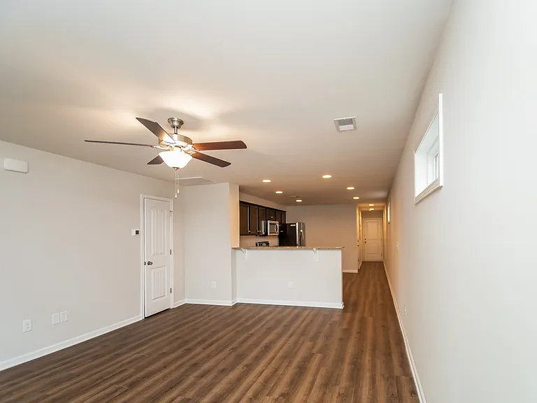335 Noble Ln — Photo 3