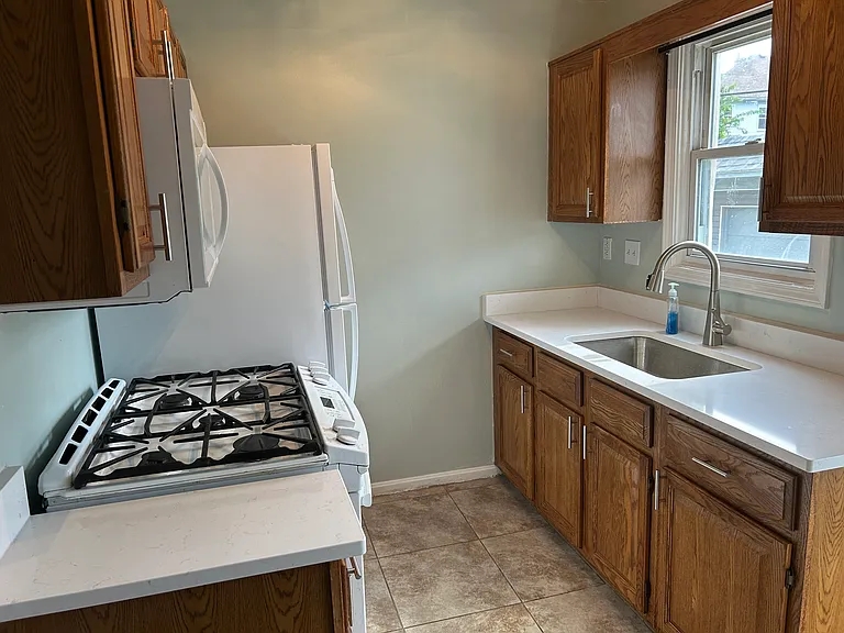 1454 Lakeland Ave — Photo 5