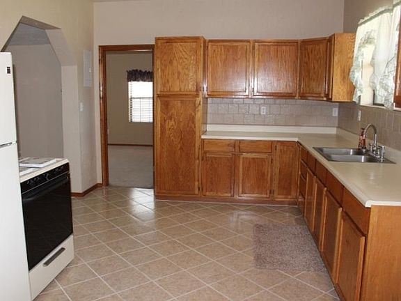 5th image of 2104 NE 135th St